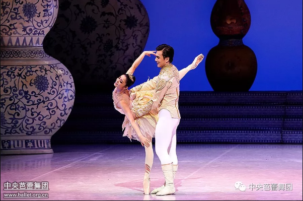 说明: 说明: http://39.96.12.65:82/_img/ballet/2019/08/19/20190819152732301001.png