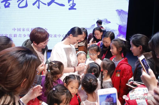 说明: 说明: http://39.96.12.65:82/_img/ballet/2019/08/19/20190819113543191001.png