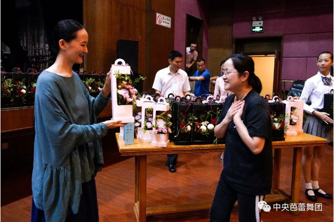 说明: 说明: http://39.96.12.65:82/_img/ballet/2019/09/11/20190911093530461001.png