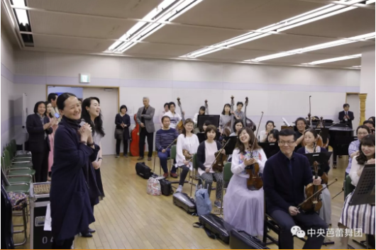 说明: 说明: http://39.96.12.65:82/_img/ballet/2019/08/17/20190817160856901001.png